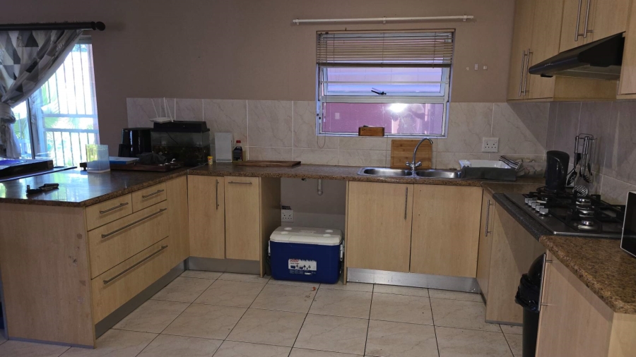 6 Bedroom Property for Sale in Churchill Estate Western Cape